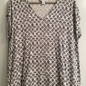 EUC Liz Claiborne Gray and White Short Sleeve Top